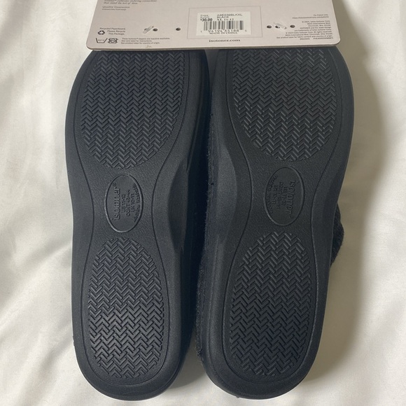 NWT Isotoner Men’s Indoor/Outdoor Memory Foam Slippers - Picture 7 of 15